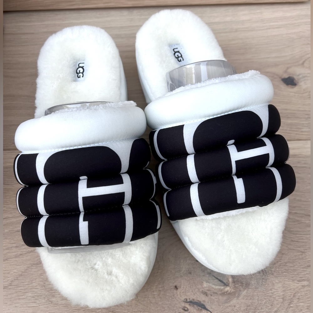 UGG W Maxi Slide Logo SIZE 8 NEW